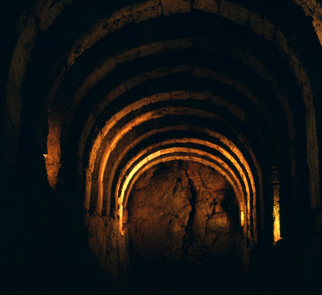 One of the underground tunnels of the Necromanteion